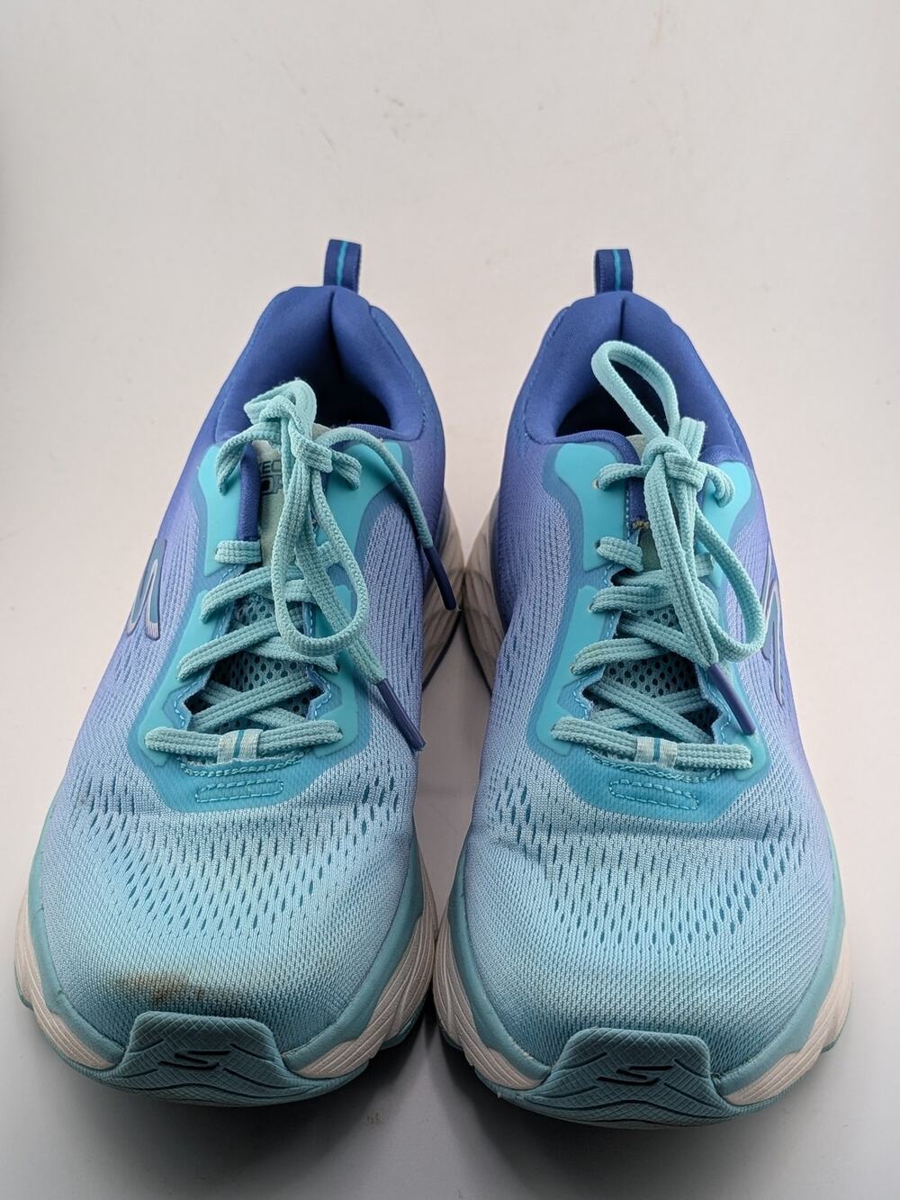 Skechers Running Shoes Womens Size 9 GOrun Max Cushioning Elite Blue 128262